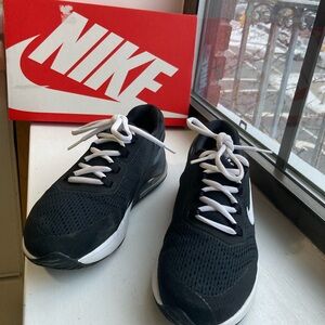 Nike Air Max 270 GO Men's Black and White Sneakers